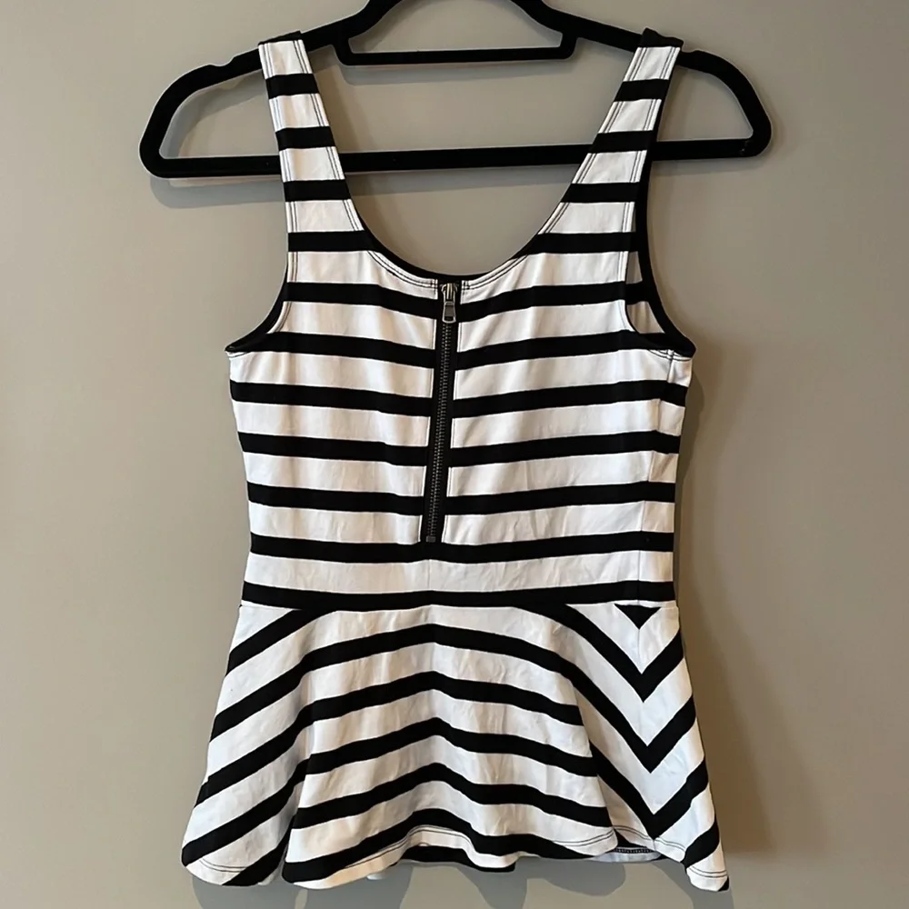 Express Black White Striped Peplum Tank Top Small Stretch Sleeveless Zip Back